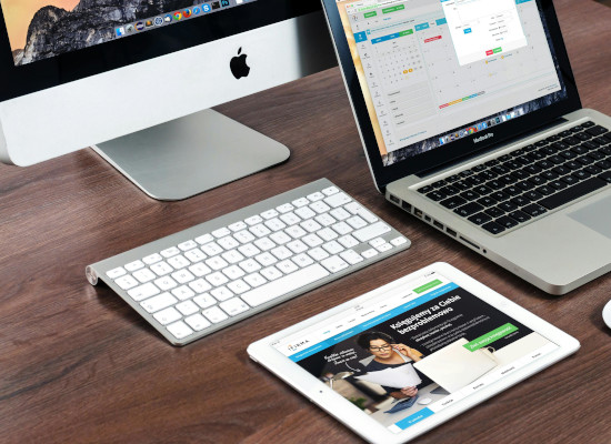 web na několika platformách